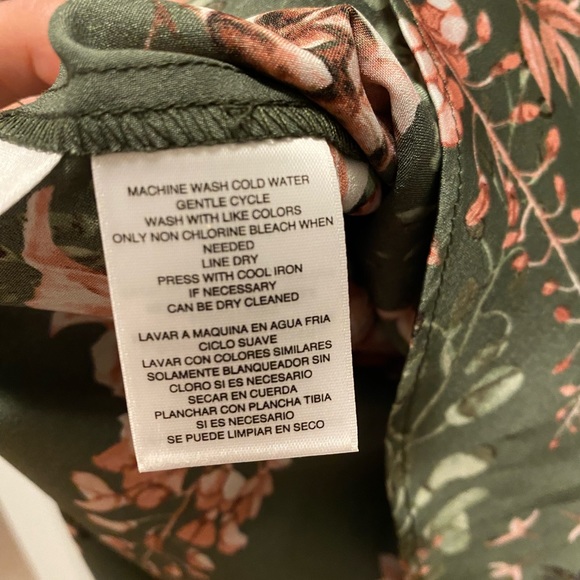 RACHEL Rachel Roy floral deep v-neck blouse (Stitch Fix) - Picture 4 of 5